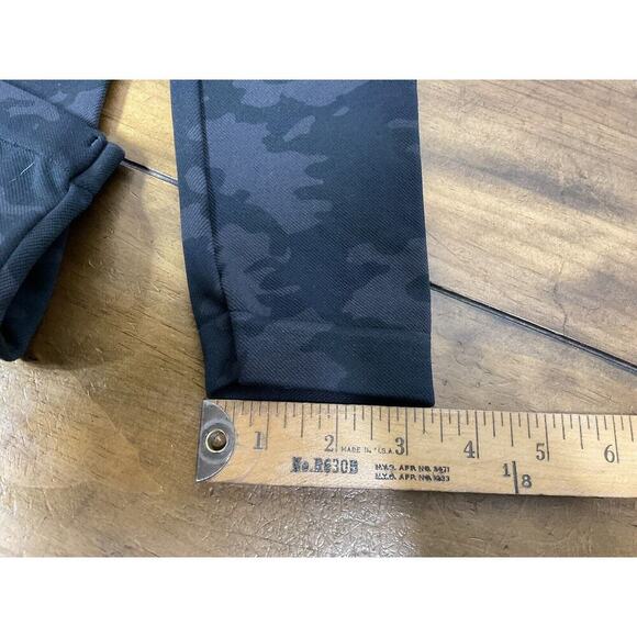 Spanx Look At Me Now Seamless Leggings Womens Small Black Gray Camo - Picture 8 of 9